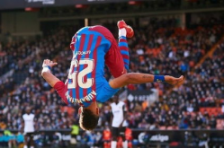 熊猫体育平台官网,球员无角度抽射险些上演绝世美妙进球