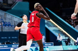 熊猫体育官网入口,球队侧翼传中与中路策应展现惊人默契